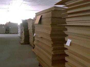 东莞市东坑镇全兴废纸分捡打包厂生产供应纸板